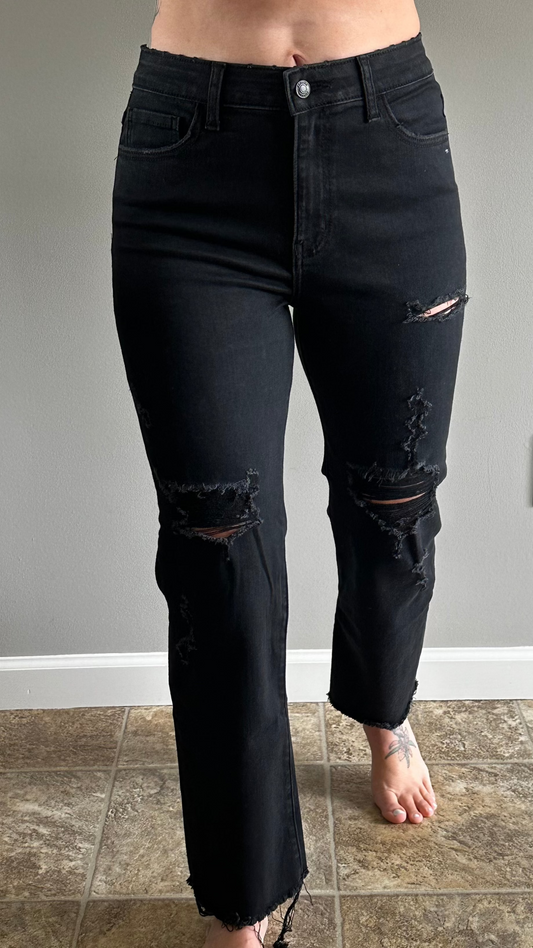 Black distressed cropped jean